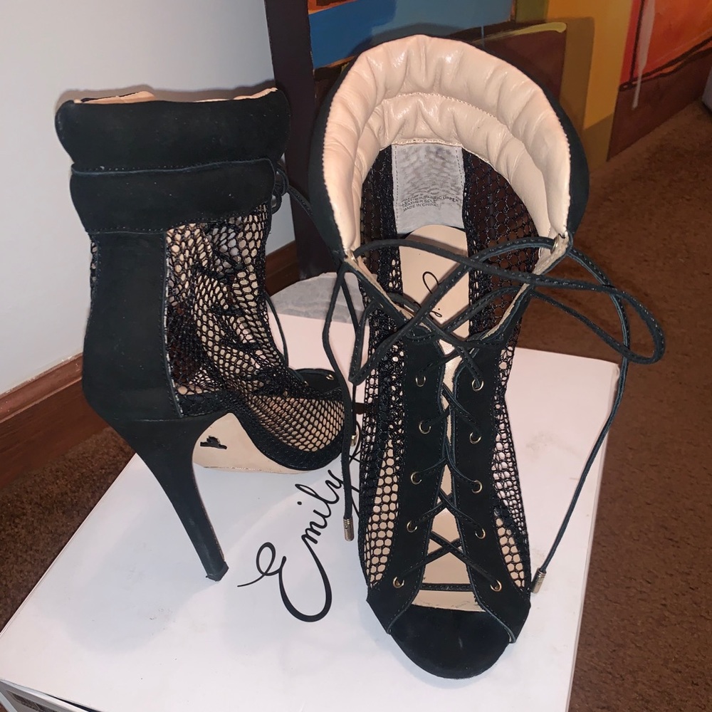 Emily B Net Heels - Picture 2 of 4